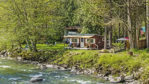23106 N River Dr, Granite Falls, WA 98252