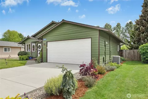 1304 E Gilkey Rd, Burlington, WA 98233