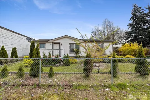 904 SE C St, Auburn, WA 98002
