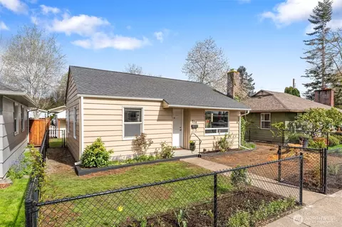 204 Latona St, Centralia, WA 98531