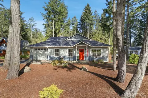 201 E Country Club Dr E, Union, WA 98592