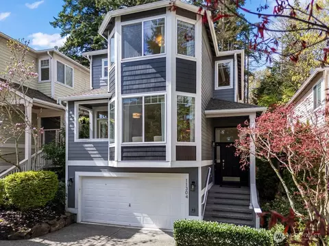 11304 NE 117th St #70, Kirkland, WA 98034