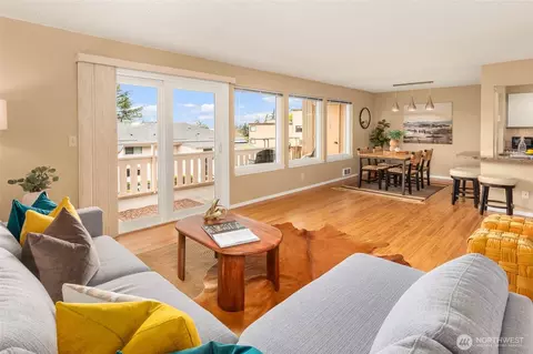 1110 5th Ave S #201, Edmonds, WA 98020