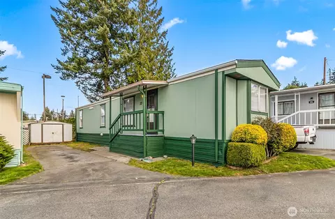 5001 180th St SW #33, Lynnwood, WA 98037
