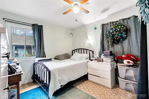 Bedroom - 457 25th, Longview, WA 98632 photo 3 of 4