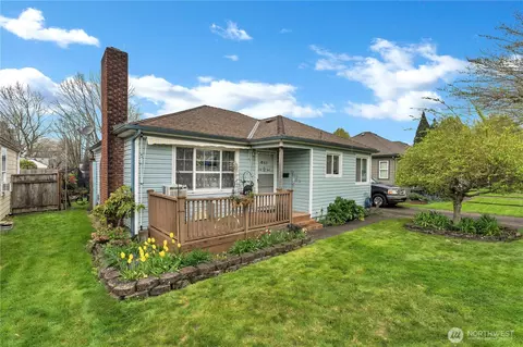 Exterior - 457 25th, Longview, WA 98632 photo 1 of 4