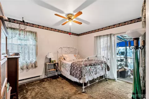 Bedroom - 457 25th, Longview, WA 98632 photo 1 of 4