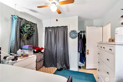 Bedroom - 457 25th, Longview, WA 98632 photo 4 of 4