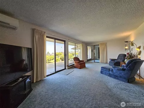 Living - 1301 S Third Ave, Sequim, WA 98382 photo 1 of 3