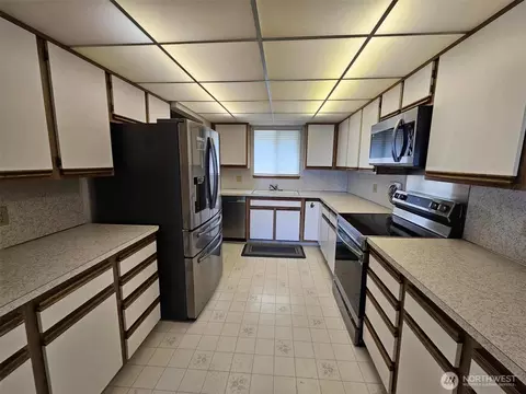 Kitchen - 1301 S Third Ave, Sequim, WA 98382 photo 1 of 2