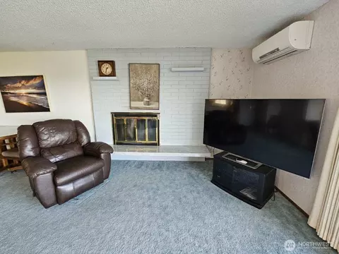 Living - 1301 S Third Ave, Sequim, WA 98382 photo 3 of 3