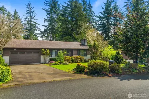 6 Lapsley Dr, Dupont, WA 98327