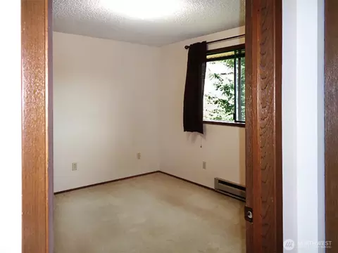Bedroom - 6708 Beverly Blvd, Everett, WA 98203 photo 3 of 3