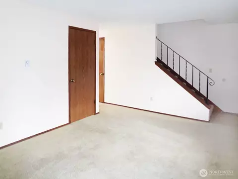 Living - 6708 Beverly Blvd, Everett, WA 98203 photo 2 of 2