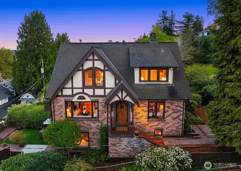 832 36th Ave, Seattle, WA 98122