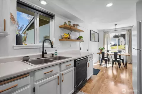 Kitchen - 316 Cedar Ct, Winlock, WA 98596 photo 1 of 4