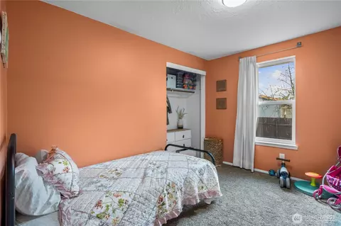 Bedroom - 316 Cedar Ct, Winlock, WA 98596 photo 2 of 4