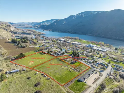 123 Chelan Fls, Chelan Falls, WA 98817