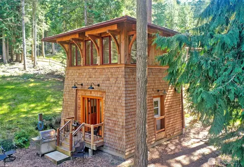 65 Dolphin Ln, Lopez Island, WA 98261