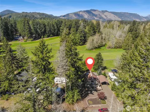 320 N Fairway Dr E, Hoodsport, WA 98548
