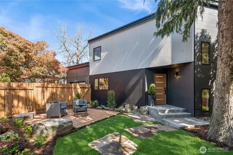 1514 Interlaken Pl E, Seattle, WA 98112