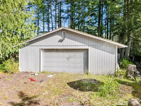 1400 E Rasor Rd, Belfair, WA 98528