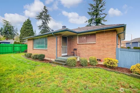 810 SW 356th St, Federal Way, WA 98023