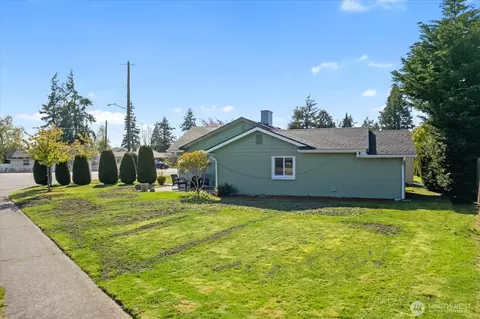 Exterior - 626 Legion Dr, Everett, WA 98201 photo 7 of 10