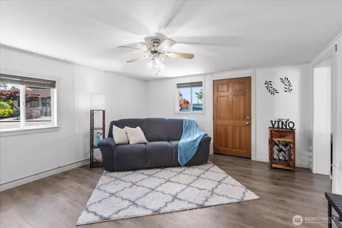 Living - 626 Legion Dr, Everett, WA 98201 photo 4 of 4