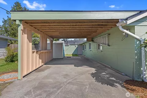 Exterior - 626 Legion Dr, Everett, WA 98201 photo 9 of 10