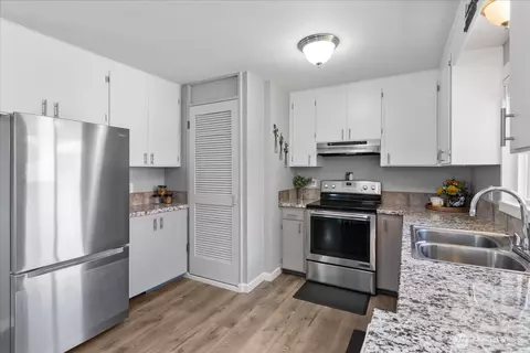 Kitchen - 626 Legion Dr, Everett, WA 98201 photo 1 of 2