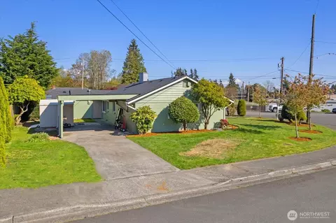 Exterior - 626 Legion Dr, Everett, WA 98201 photo 5 of 10