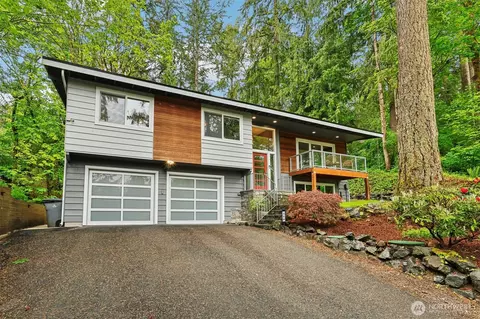 320 SW Forest Dr, Issaquah, WA 98027