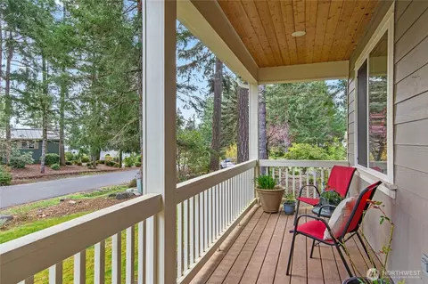 270 E Michelle Dr, Union, WA 98592