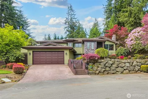 Exterior - 806 Alpine Dr, Everett, WA 98203 photo 8 of 8