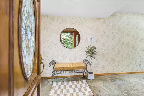 Entry Way - 806 Alpine Dr, Everett, WA 98203 photo 1 of 1