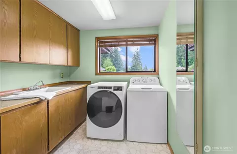 Other - 806 Alpine Dr, Everett, WA 98203 photo 6 of 9