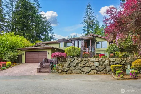 806 Alpine Dr, Everett, WA 98203