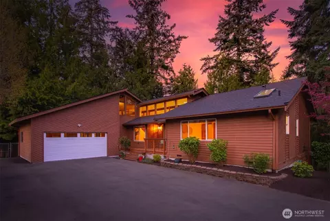 12302 Maplewood Ave, Edmonds, WA 98026