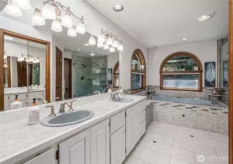 Bath - 21019 47th Dr SE, Bothell, WA 98021 photo 2 of 4