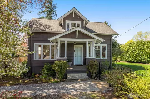 13731 90th Ave NE, Kirkland, WA 98034