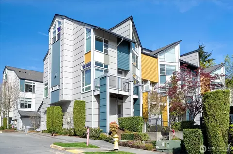 15130 NE 81st Way #102, Redmond, WA 98052