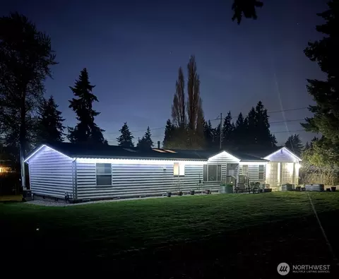 2216 72nd St E, Tacoma, WA 98404