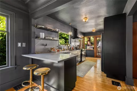 1302 N 77th St, Seattle, WA 98103 photo 10