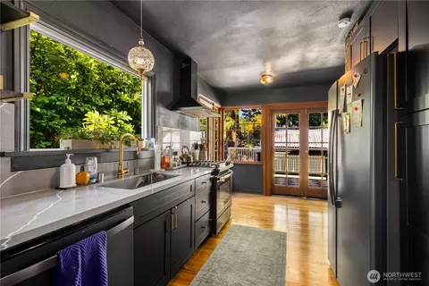 1302 N 77th St, Seattle, WA 98103 photo 12