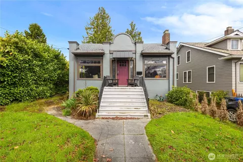 1302 N 77th St, Seattle, WA 98103