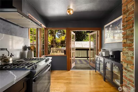 1302 N 77th St, Seattle, WA 98103 photo 13