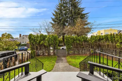 1302 N 77th St, Seattle, WA 98103 photo 2