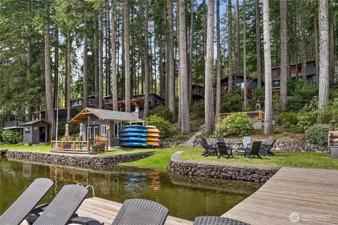 5540 E 5550 E Mason Lake Dr W, Grapeview, WA 98546