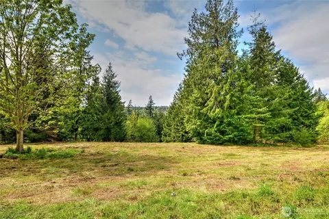 2100 S Camano Dr, Camano Island, WA 98282